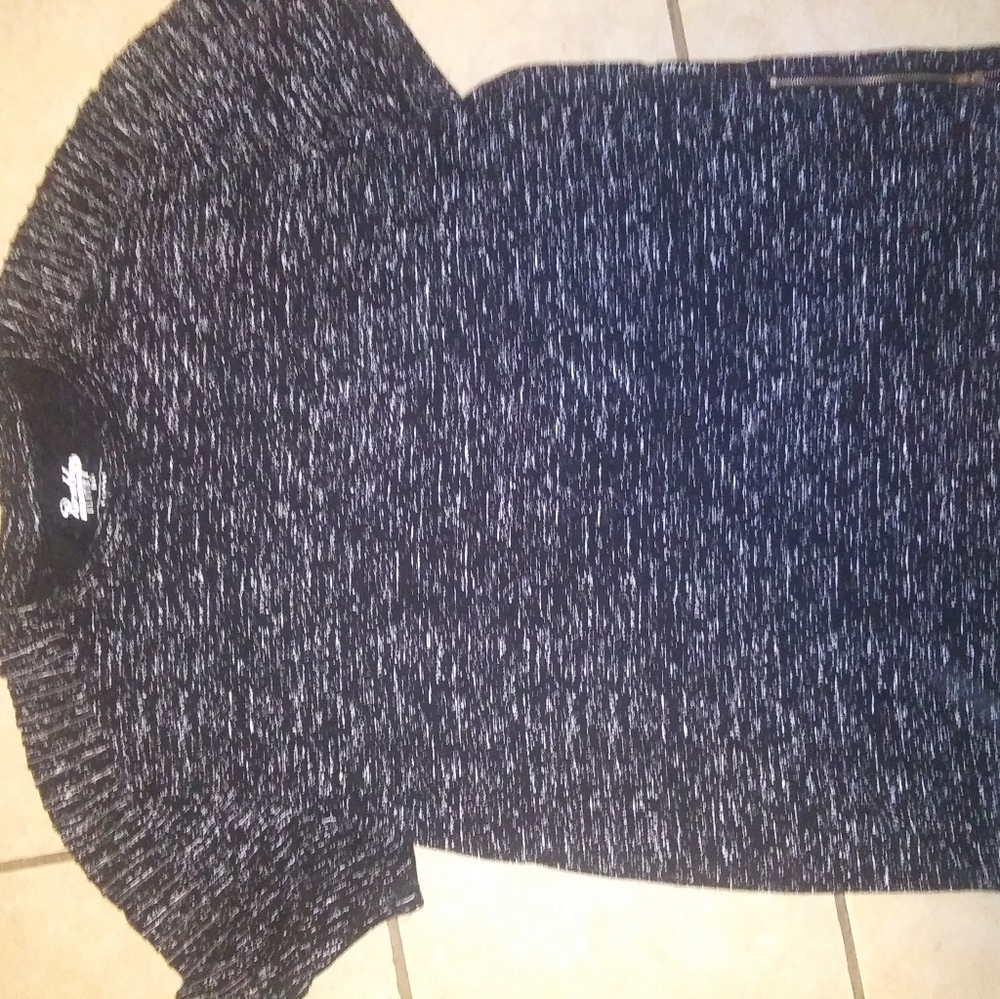 Men's. XL Brooklyn Zips T shirt Black w/t White ripple effect